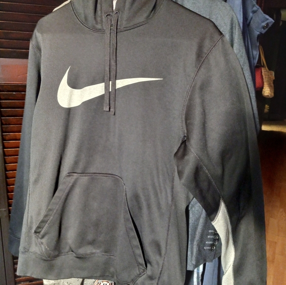 Nike Therma-Fit Sportwear Men's Front Pockets Black Small Long Sleeves Hoodie - Picture 1 of 7